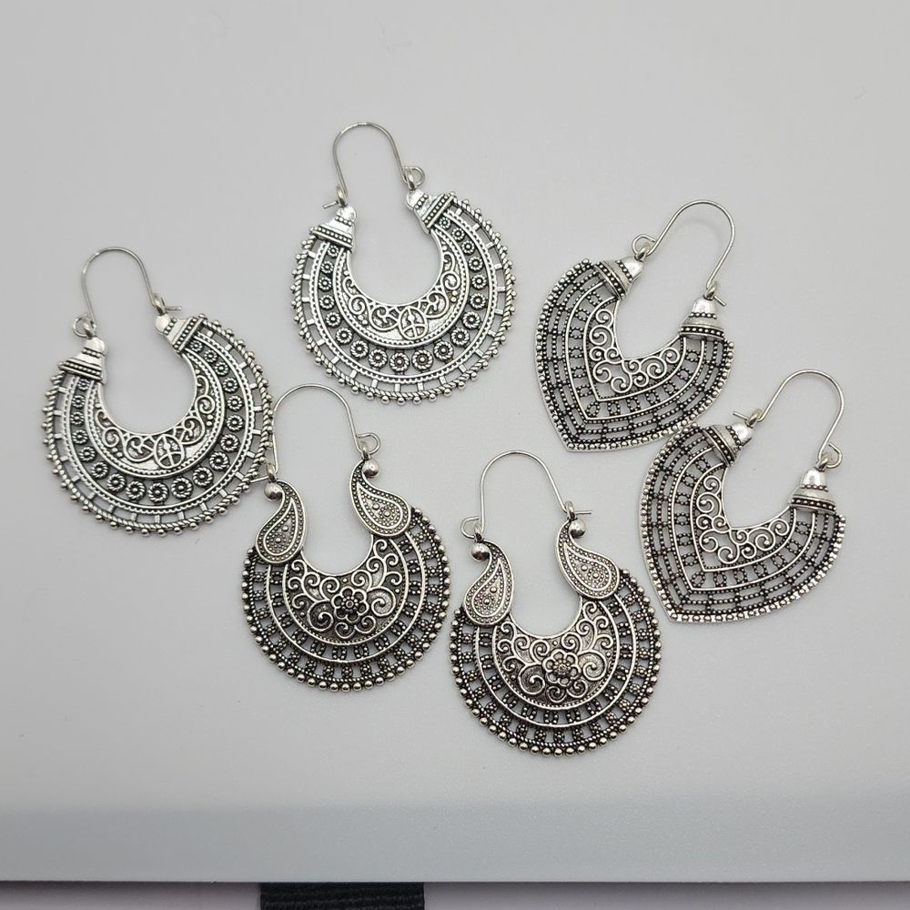 Free w bundle 3 pairs earrings
